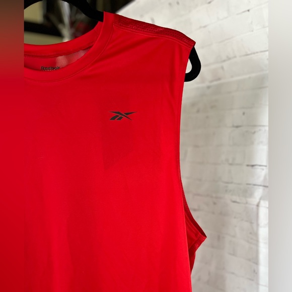 NWT Reebok T-Shirt sleeveless Training SpeedWick. Size L - Picture 3 of 14